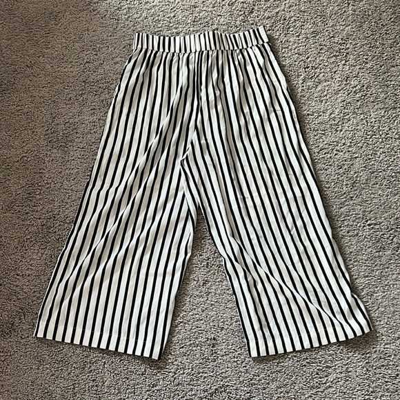 EUC Zara White Black Striped Wide-Leg Pants Medium - Picture 5 of 11
